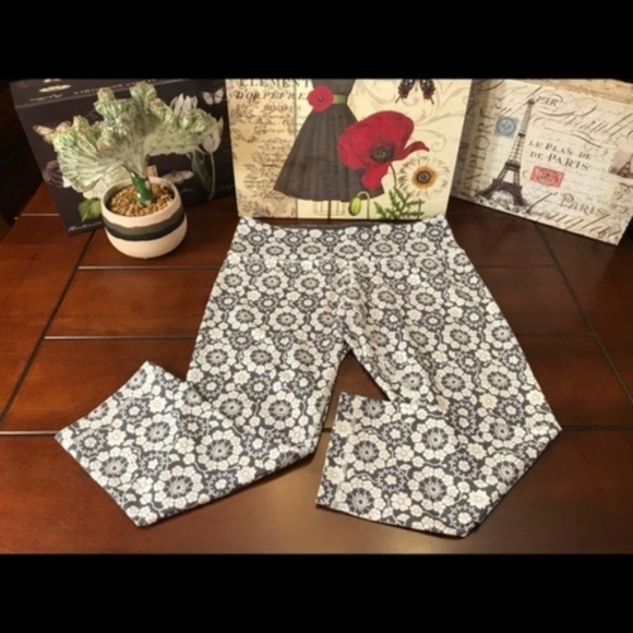 lululemon athletica Pants - Lululemon Wunder Under Crop-Twiggy Nimbus, Size 8